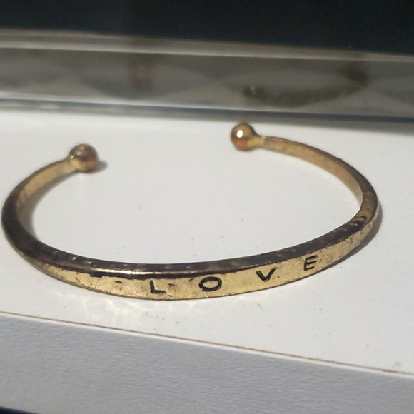 LOVE Bracelet 💘 - Picture 2 of 6